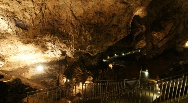 MORAVIAN CARTS – PUNKVA CAVES